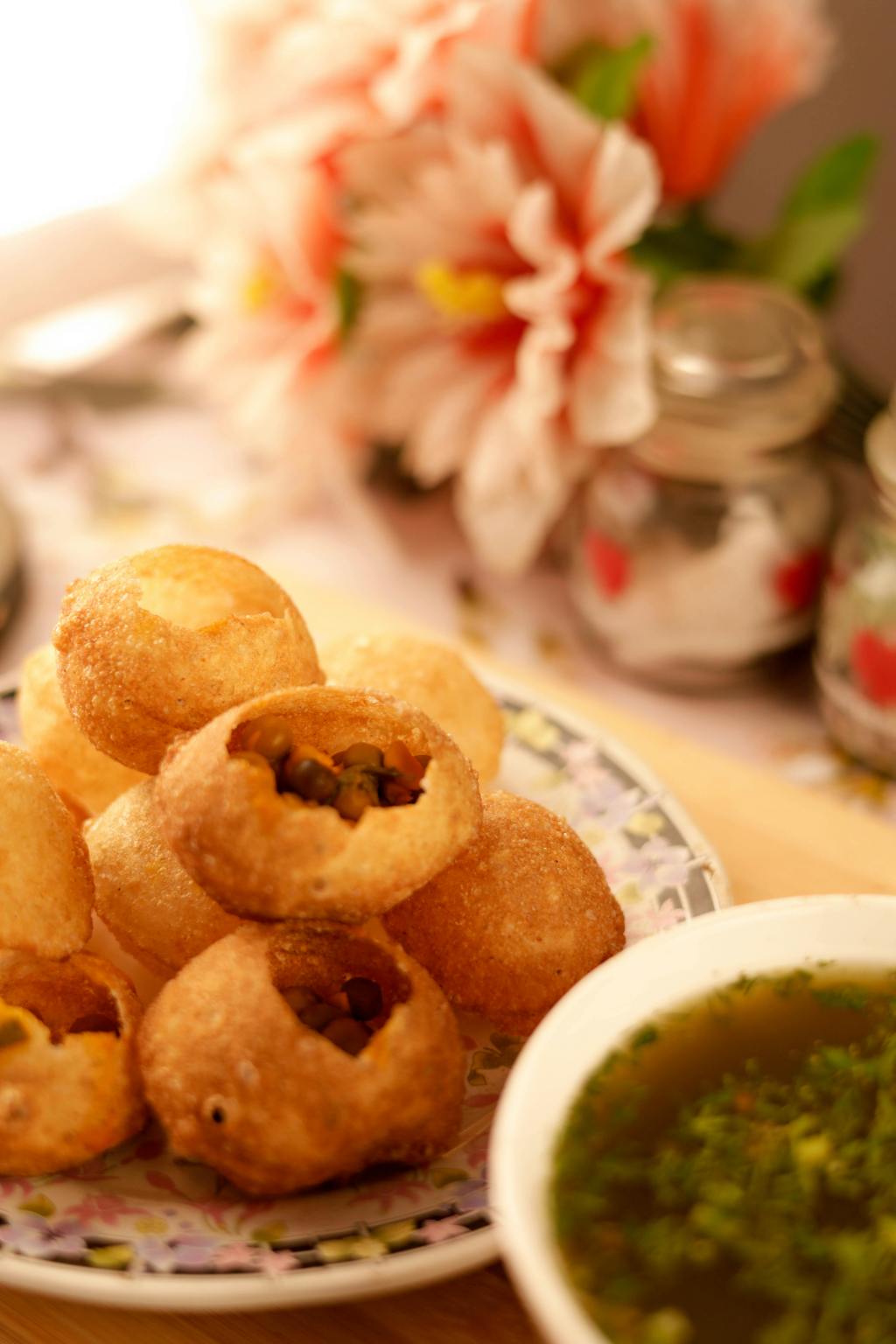 How to Enjoy Pani Puri: A Guide for First-Timers